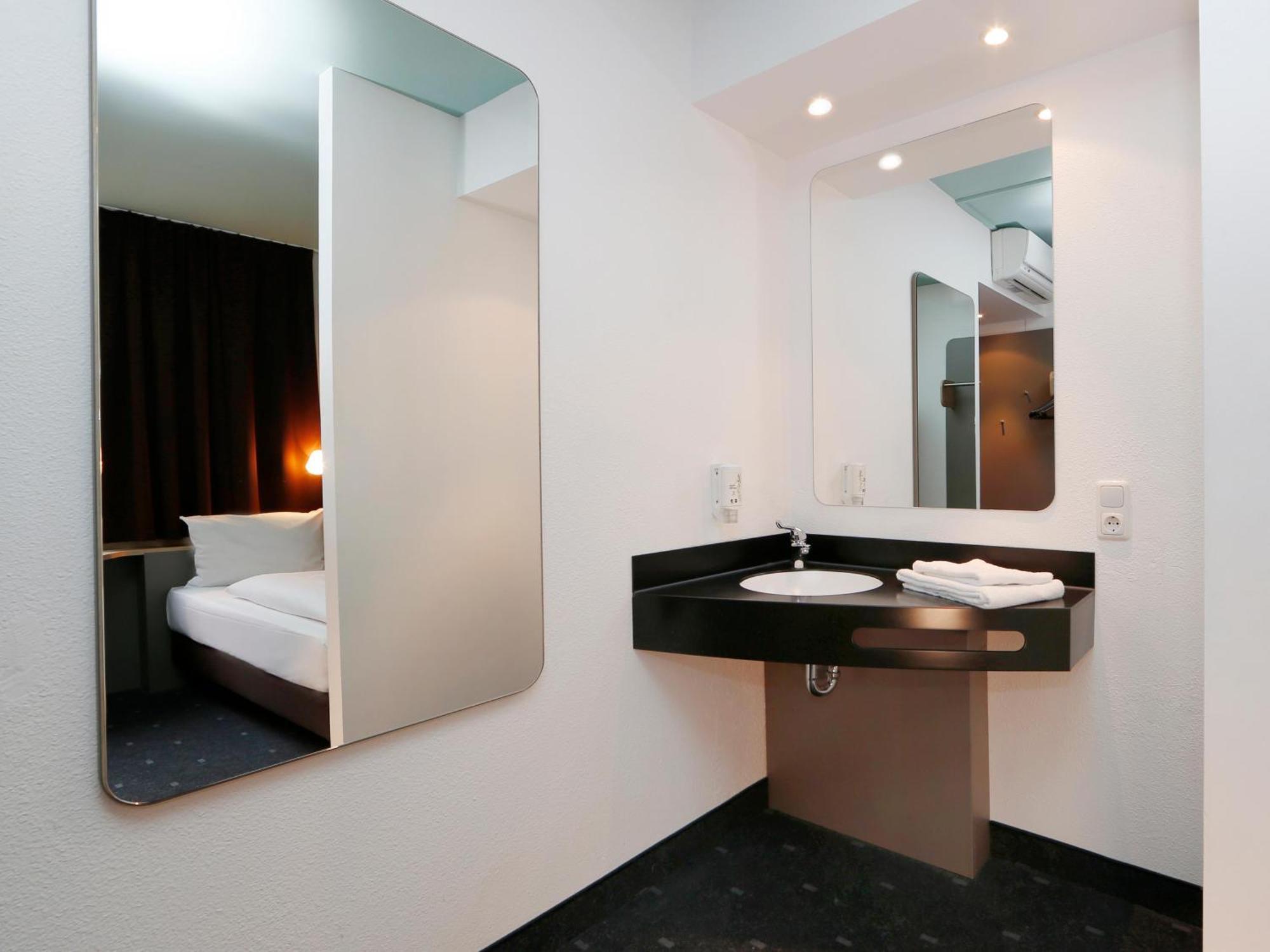 B&B Hotel Berlin-Dreilinden Kleinmachnow Eksteriør bilde